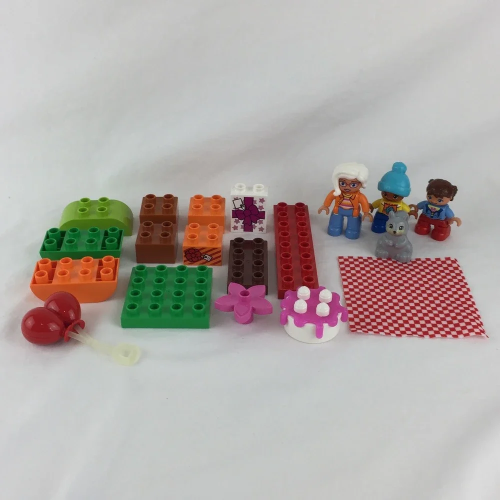 Lego Duplo 10832 Birthday Picnic Set 19 Piece Lot Near Complete Squirrel Figures - Picture 9 of 9